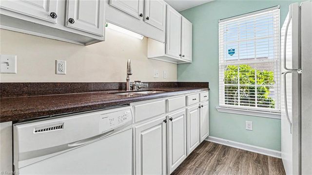 2981 Hyde Place Circle, Winston-salem, NC 27103