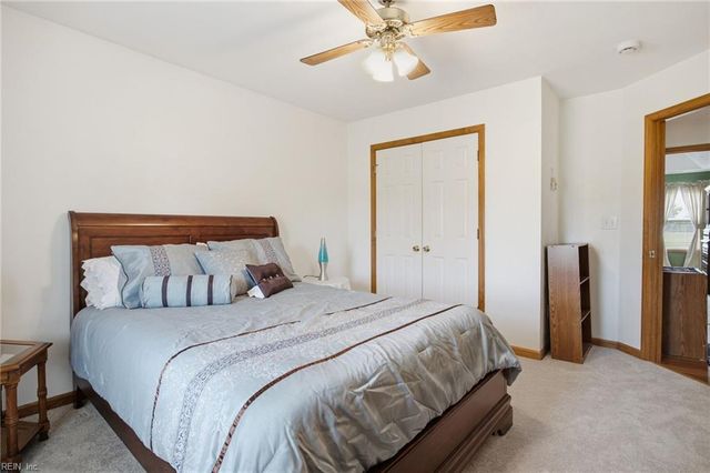 1221 Sanderson RD, Chesapeake, VA 23322