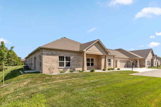 2327 Saddle Drive, Shelbyville, IN 46176