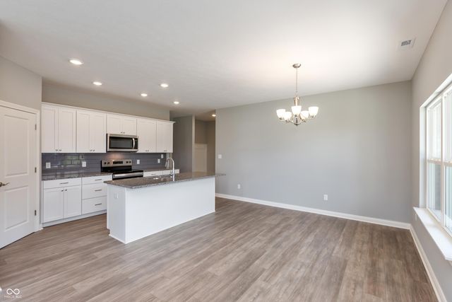 2327 Saddle Drive, Shelbyville, IN 46176