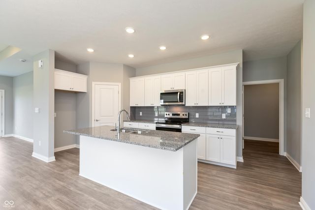 2327 Saddle Drive, Shelbyville, IN 46176