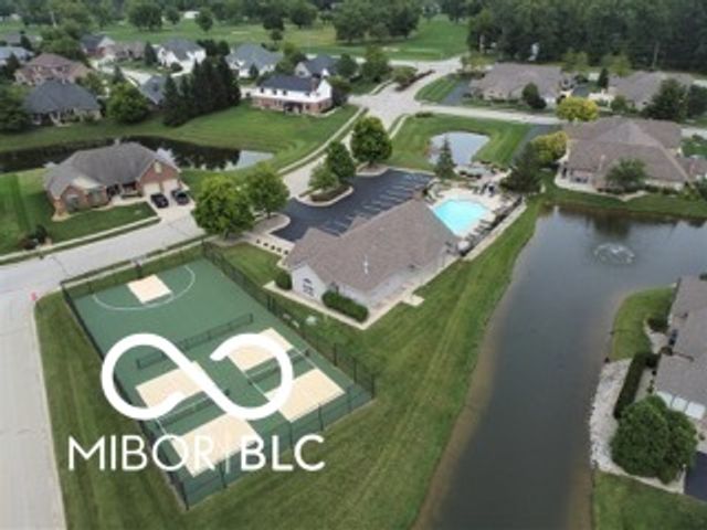 2327 Saddle Drive, Shelbyville, IN 46176