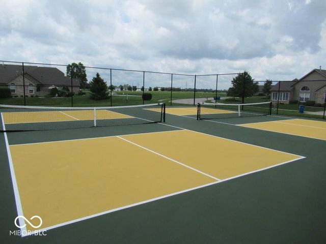 2327 Saddle Drive, Shelbyville, IN 46176