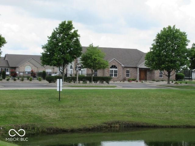 2327 Saddle Drive, Shelbyville, IN 46176