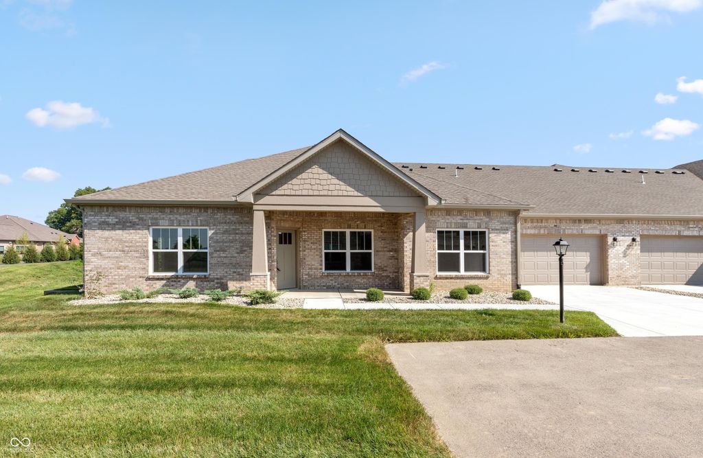2327 Saddle Drive, Shelbyville, IN 46176