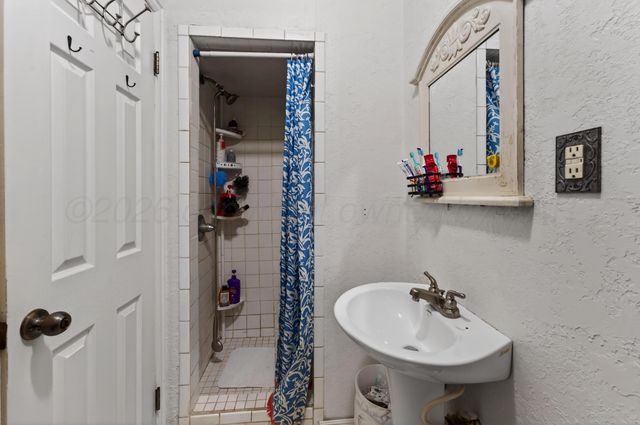 2519 9TH Avenue, Canyon, TX 79015