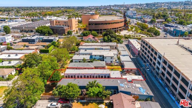 3427 S Bronson Avenue, Los Angeles, CA 90018