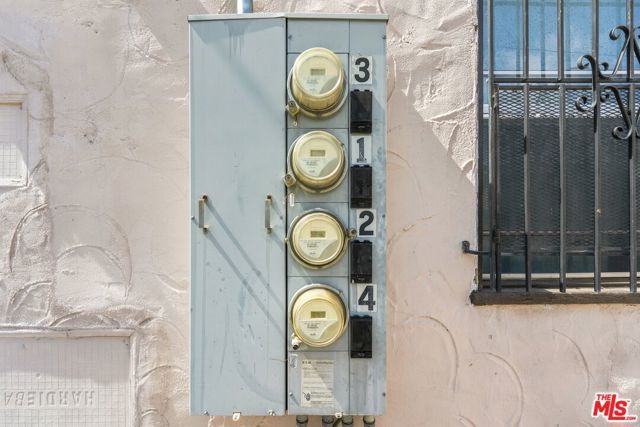 3427 S Bronson Avenue, Los Angeles, CA 90018
