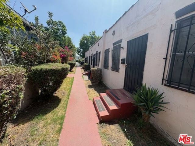 3427 S Bronson Avenue, Los Angeles, CA 90018