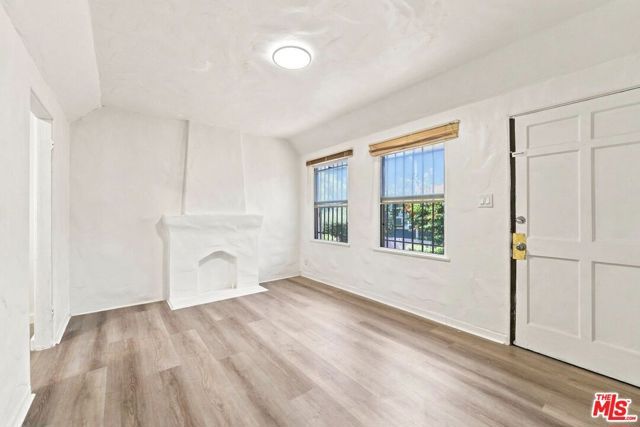 3427 S Bronson Avenue, Los Angeles, CA 90018