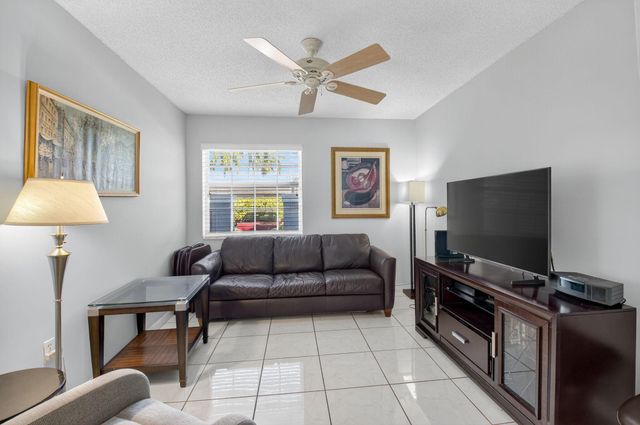 7342 Lake Meadow Way 102, Boynton Beach, FL 33437
