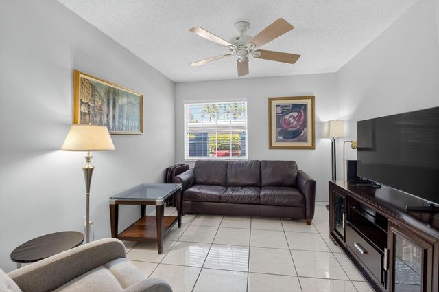 7342 Lake Meadow Way 102, Boynton Beach, FL 33437