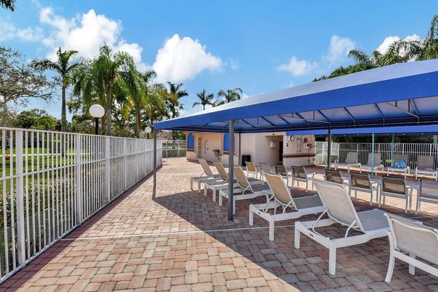 7342 Lake Meadow Way 102, Boynton Beach, FL 33437