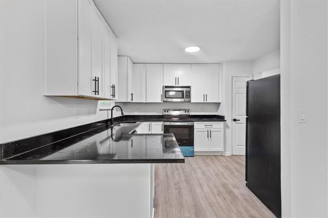 2152 Cedar Creek Lane, Lithia Springs, GA 30122