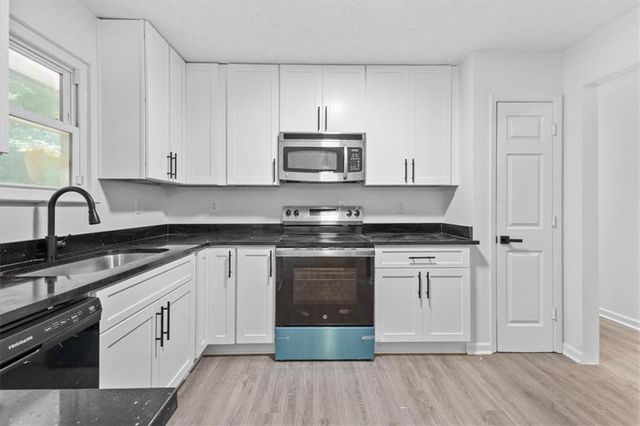 2152 Cedar Creek Lane, Lithia Springs, GA 30122