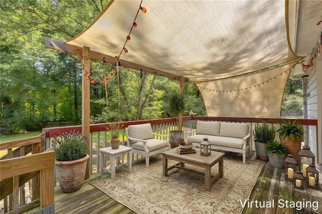 374 Meadow Trace Drive, Auburn, GA 30011