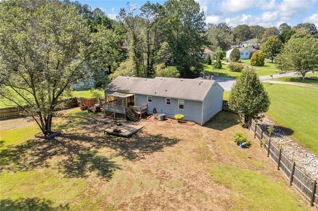 374 Meadow Trace Drive, Auburn, GA 30011