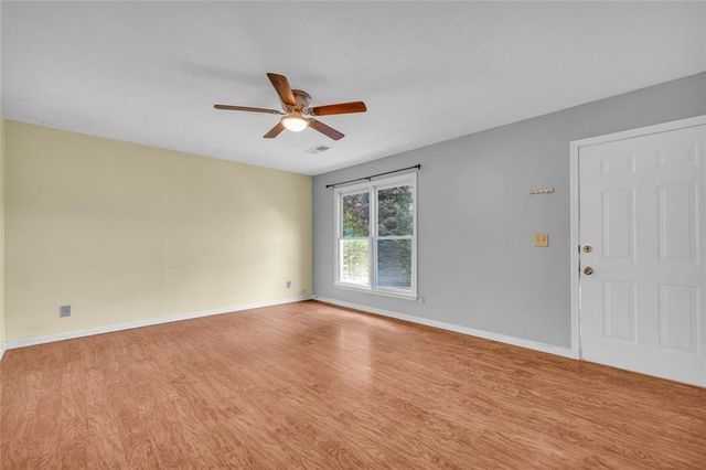 374 Meadow Trace Drive, Auburn, GA 30011