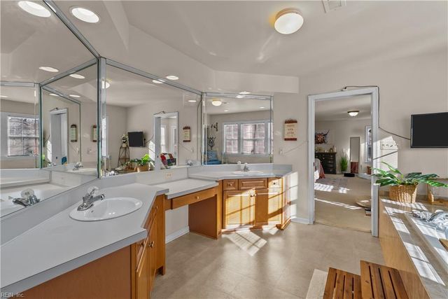 13468 Whippingham PW, Carrollton, VA 23314