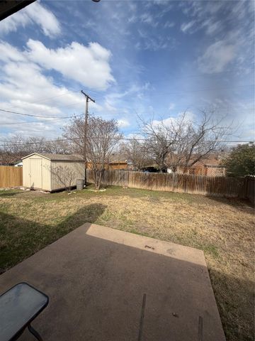 1100 York Castle DR, Pflugerville, TX 78660