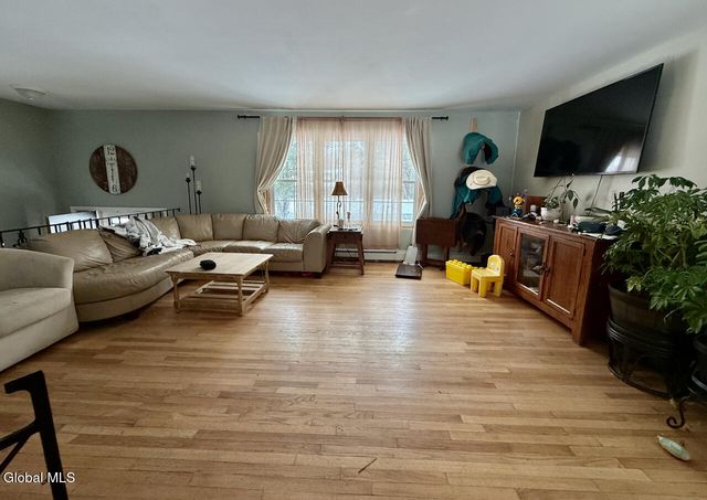 187 Spring Road, Glenville, NY 12302