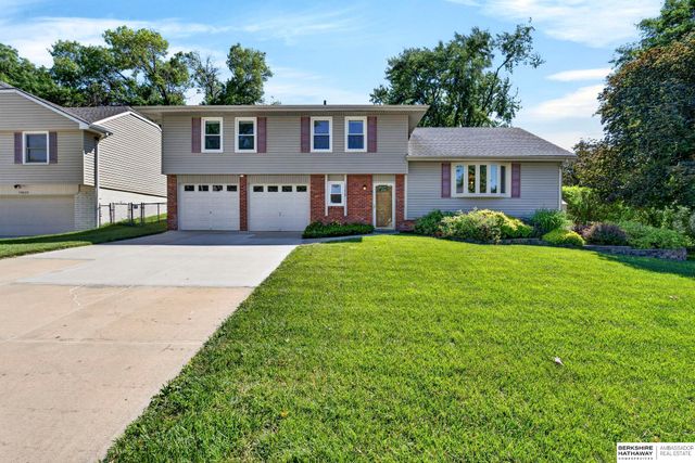 13629 Montclair Drive, Omaha, NE 68144