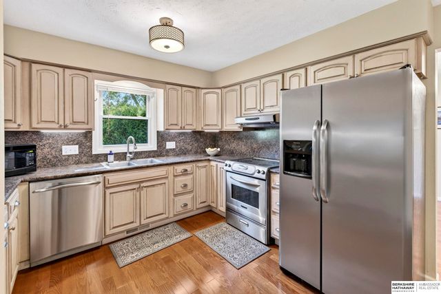 13629 Montclair Drive, Omaha, NE 68144