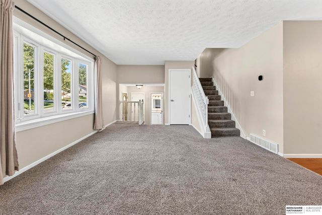 13629 Montclair Drive, Omaha, NE 68144