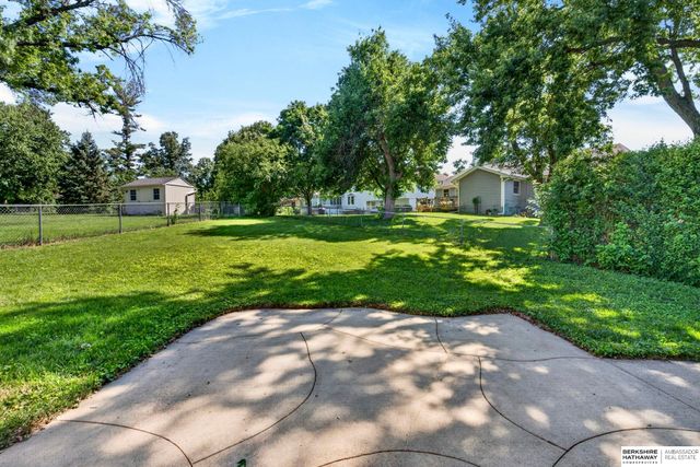 13629 Montclair Drive, Omaha, NE 68144