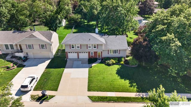 13629 Montclair Drive, Omaha, NE 68144
