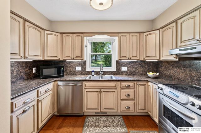 13629 Montclair Drive, Omaha, NE 68144