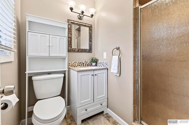 13629 Montclair Drive, Omaha, NE 68144