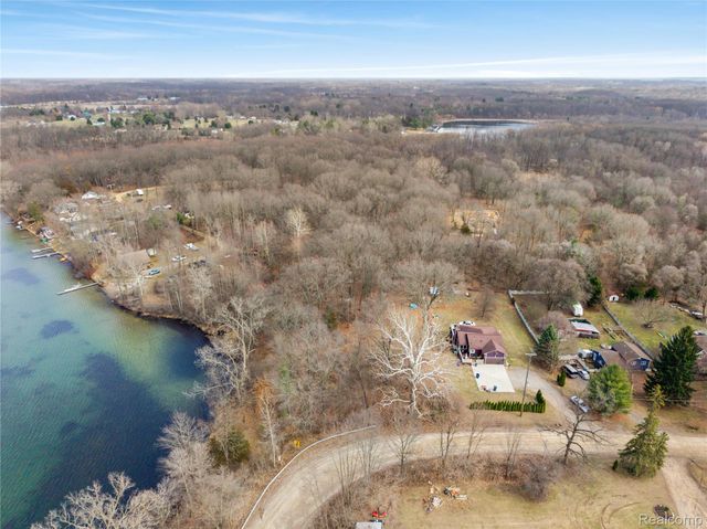 15177 McCaslin Lake Road, Argentine Township, MI 48451
