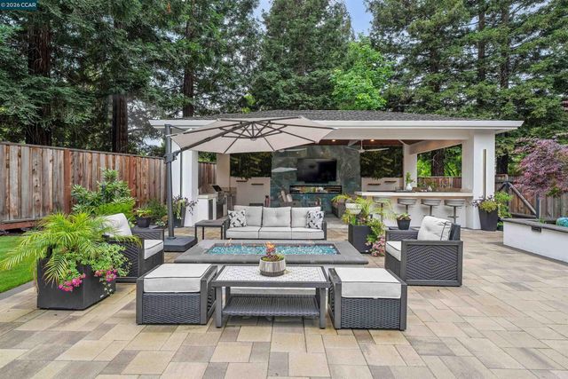 2348 Holly Oak Dr, Danville, CA 94506
