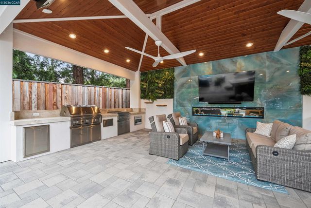 2348 Holly Oak Dr, Danville, CA 94506