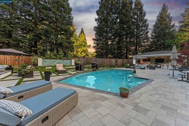 2348 Holly Oak Dr, Danville, CA 94506