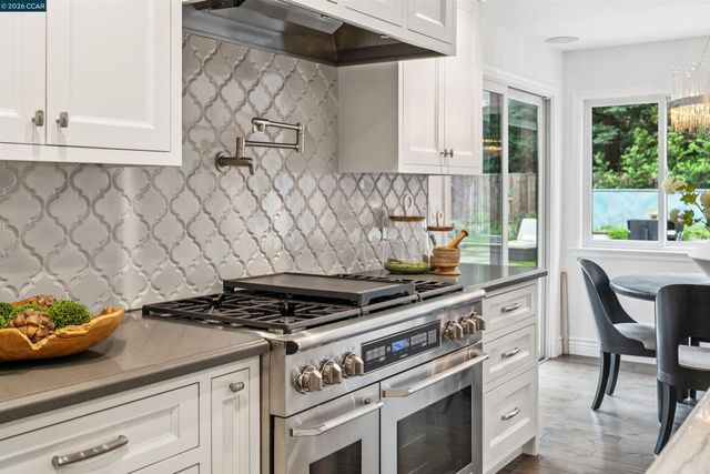 2348 Holly Oak Dr, Danville, CA 94506