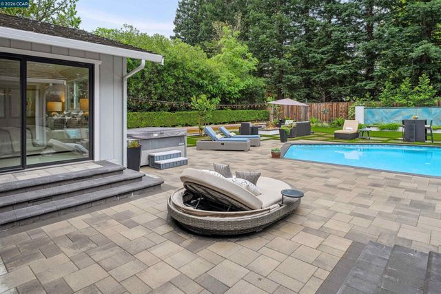 2348 Holly Oak Dr, Danville, CA 94506