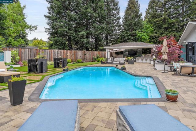 2348 Holly Oak Dr, Danville, CA 94506