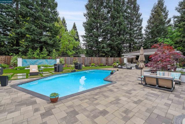 2348 Holly Oak Dr, Danville, CA 94506