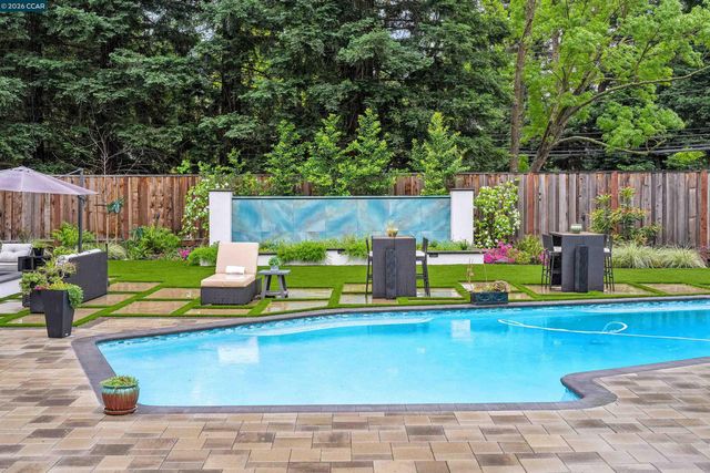 2348 Holly Oak Dr, Danville, CA 94506