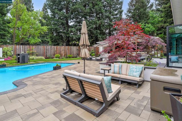 2348 Holly Oak Dr, Danville, CA 94506