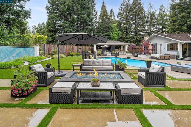 2348 Holly Oak Dr, Danville, CA 94506