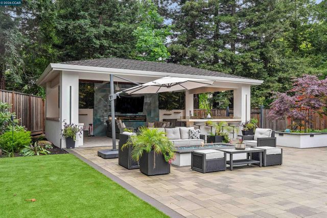 2348 Holly Oak Dr, Danville, CA 94506