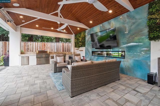 2348 Holly Oak Dr, Danville, CA 94506