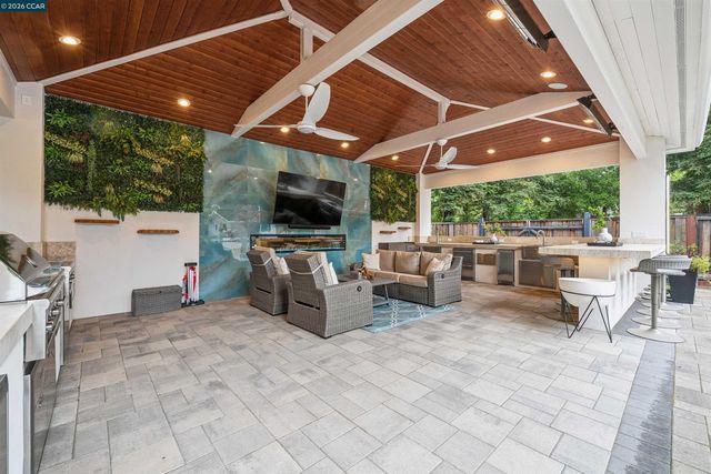 2348 Holly Oak Dr, Danville, CA 94506