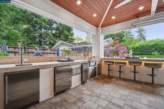 2348 Holly Oak Dr, Danville, CA 94506