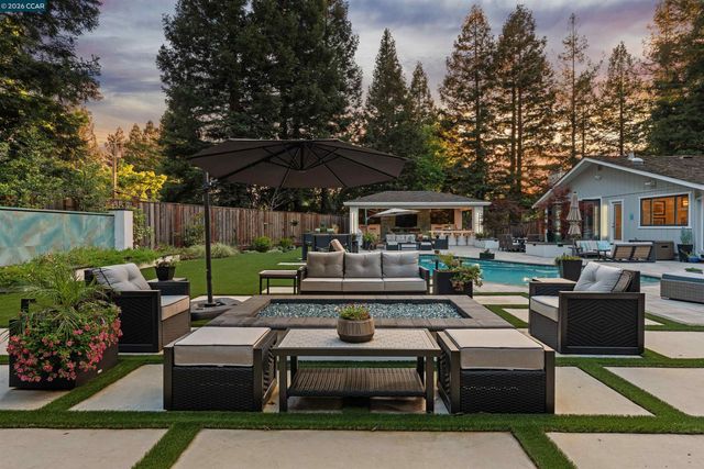 2348 Holly Oak Dr, Danville, CA 94506