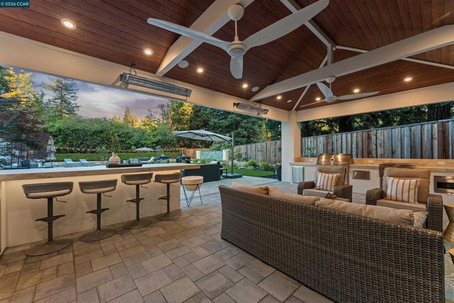 2348 Holly Oak Dr, Danville, CA 94506
