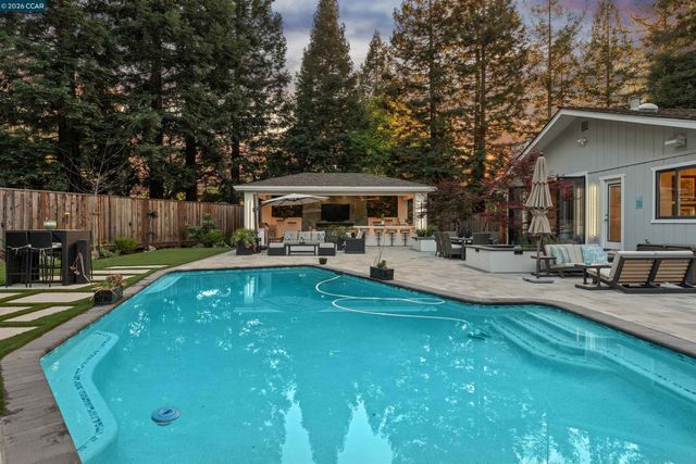 2348 Holly Oak Dr, Danville, CA 94506